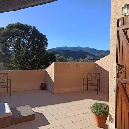 Holiday home Avec Grand Jardin Au Centre De St Florent